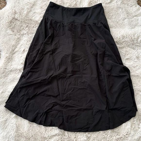 Halara Breezeful High Waisted Asymmetrical Ruffle High Low Skirt Black Size M - Picture 10 of 10